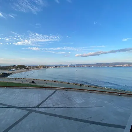 Paradiso B 208 Private Sea View * 네세부르