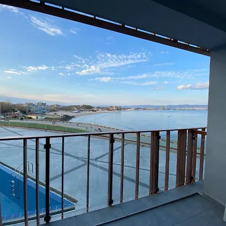 아파트 Paradiso B 208 Private Sea View *