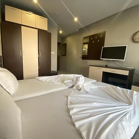 Paradiso B 208 Private Sea View شقة نيسيبار