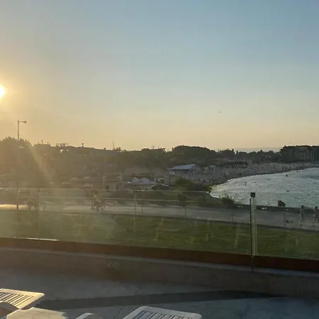 Paradiso B 208 Private Sea View 아파트 네세부르