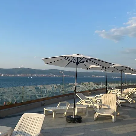 아파트 Paradiso B 208 Private Sea View *