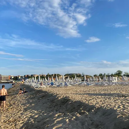 Paradiso B 208 Private Sea View 아파트 네세부르
