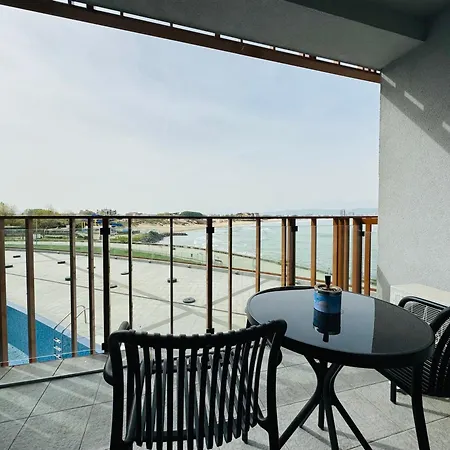 Paradiso B 208 Private Sea View